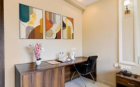 Townhouse Oak Nilay Residency